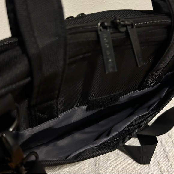 Eco Style Pro Tech Top Load 17” x 13 1/2” x 3 1/4” Tech Bag Laptop Case Carrier - Picture 9 of 9
